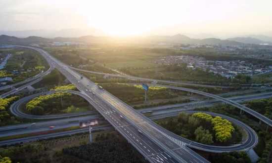 5G+無人機大華助力蓉城交警“空中”執(zhí)勤